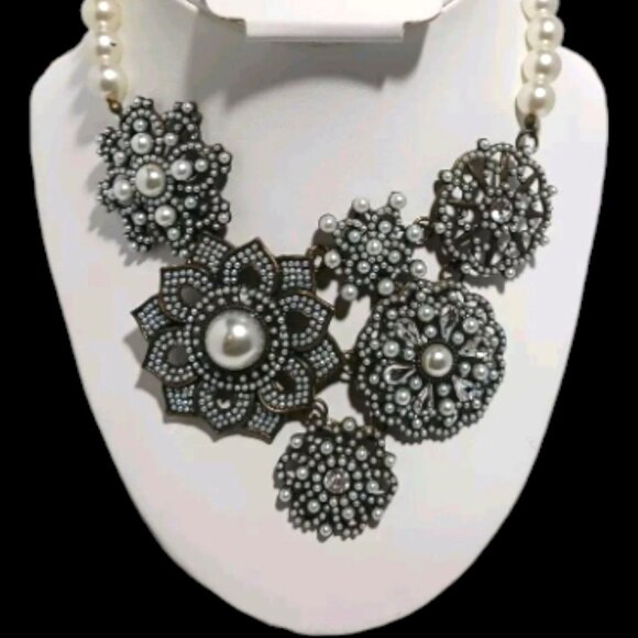 Retired Plunder Rosemary Faux Pearl & Rhinestone Snowflake Bib Necklace - Picture 1 of 7